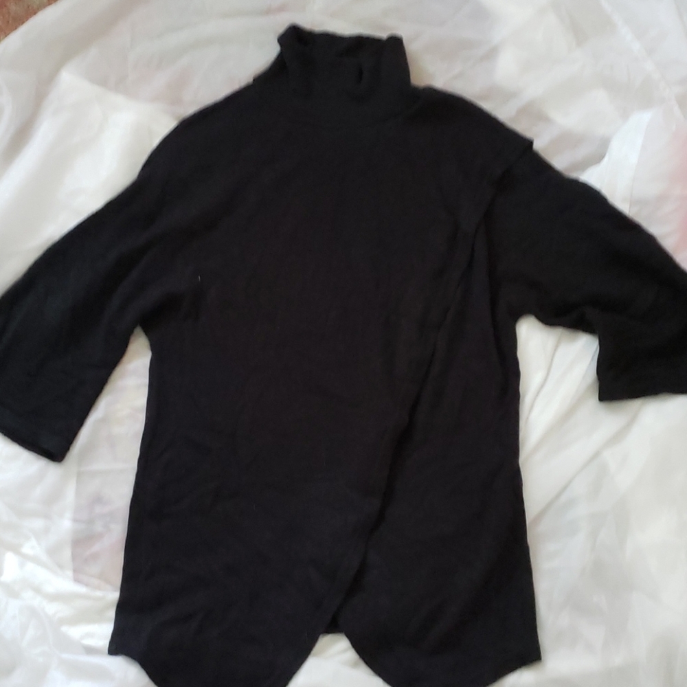 Black wool tunic sweater